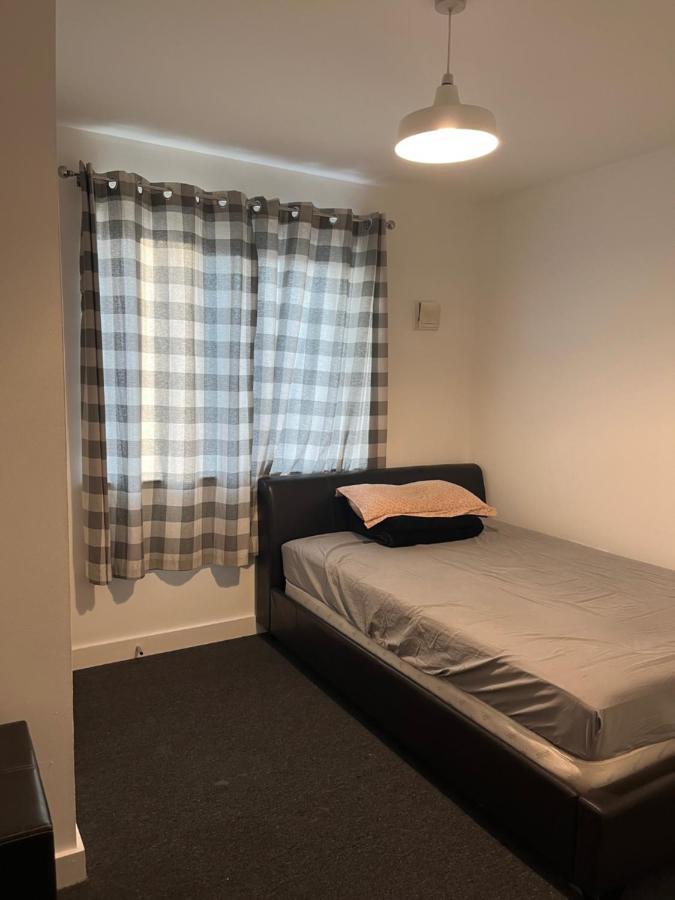 Double Bedroom With Ensuite Ilford Bagian luar foto